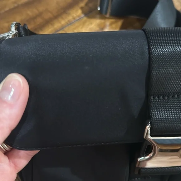 Lululemon crossbody bag. - Picture 2 of 4